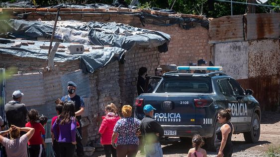 El incendio se desató cuando los padres de los niños estaban trabajando. Una adolescente de 13 años logró escapar. Foto: Ignacio Blanco / Los Andes