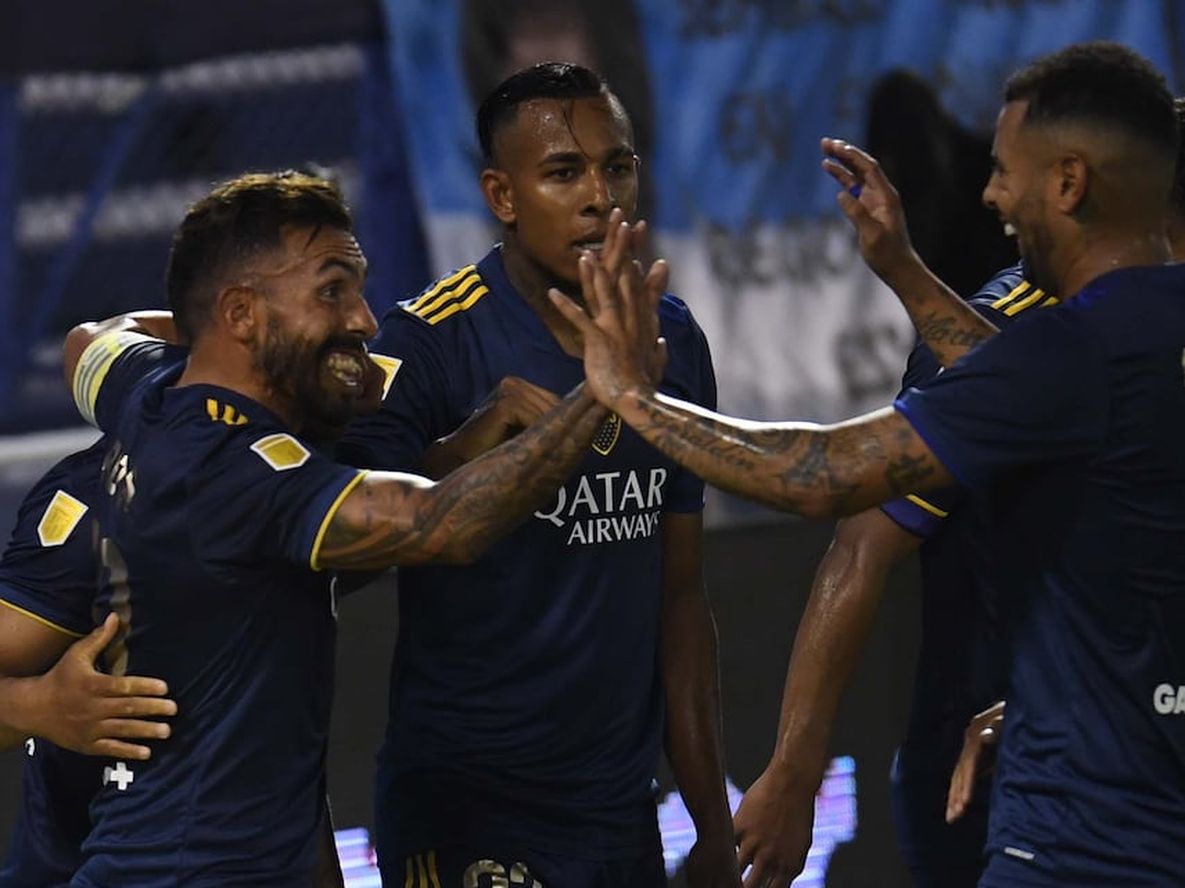 Telam, Ciudad de Buenos Aires, 07 de marzo de 2021: Carlos Tevez (10), festeja el quintor gol de Boca Juniors, en la cuarta fecha de la Zona 2 de la Copa de la Liga Profesional de Fútbol.Foto: Fernando Gens/cf/Telam