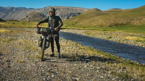 Los Andes | Gonzalo empezó hace 8 años a practicar bikepacking, una mezcla entre el senderismo y cicloturismo que combina con la fotografía. Foto: Gentileza