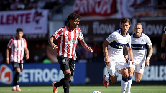 El Pincha se quedó con el clásico de la Ciudad de las Diagonales, se impuso 2 a 0 al Lobo, en un partido cargado de emociones.