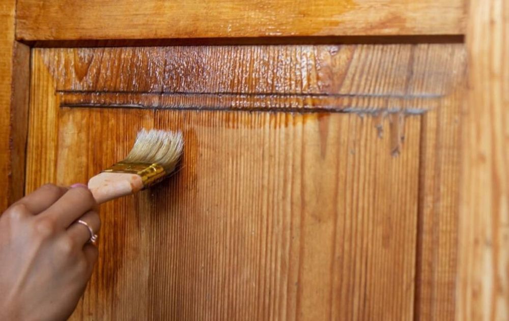 Limpiar las puertas de madera de forma suave y correcta, mantendrán su belleza y esencia durante más tiempo.