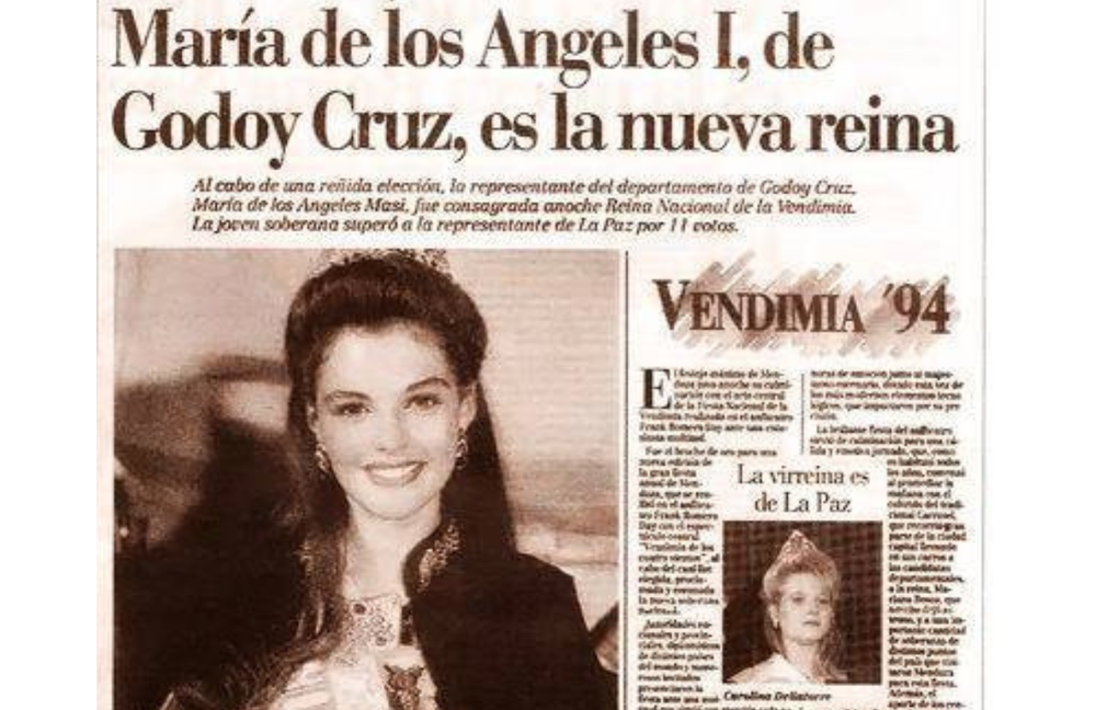 María de los Ángeles Massi, representante de Godoy Cruz, fue coronada Reina Nacional de la Vendimia 1994 tras una elección reñida: la postal que abrió el domingo vendimial con la nueva soberana en primer plano. 