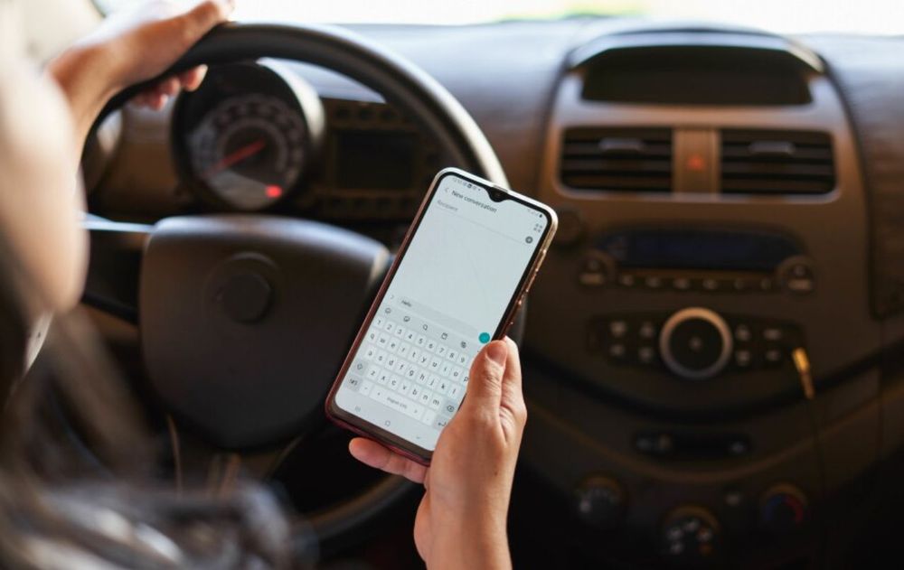 La dependencia excesiva del celular genera preocupación y reducir el tiempo es un ejercicio simple.