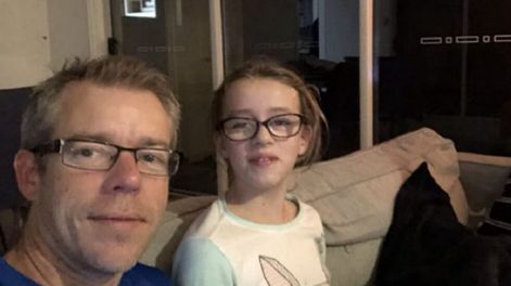 Una nena autista desaprobó casi todas las materias y su papá le hizo un emotivo boletín