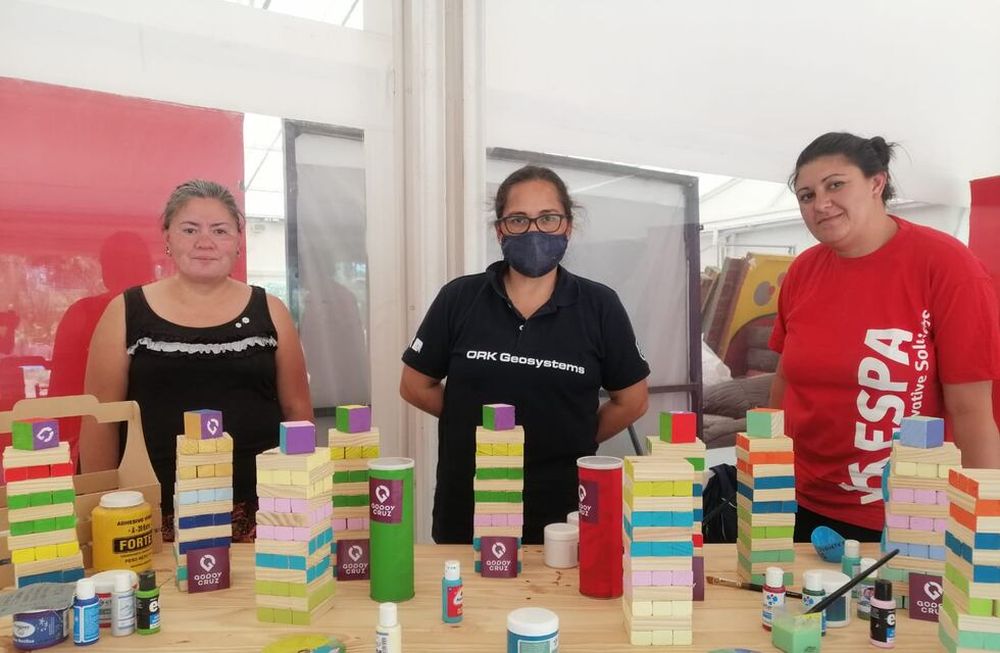 Mujeres godoycruceñas fabrican juegos infantiles de madera