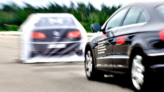 ni 20 ni 60 km/h: a que velocidad el auto tiene mejor reaccion ante una frenada de emergencia