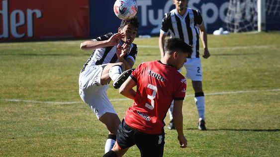 Mendoza 18 de julio de 2021   DeportesMaipú Gimnasia futbolFutbol Primera Nacional, Deportivo Maipú vs. Gimnasia y Esgrima de Mendoza en el estadio Bautista Gargantini de Independiente RivadaviaFoto: José Gutierrez / Los Andes