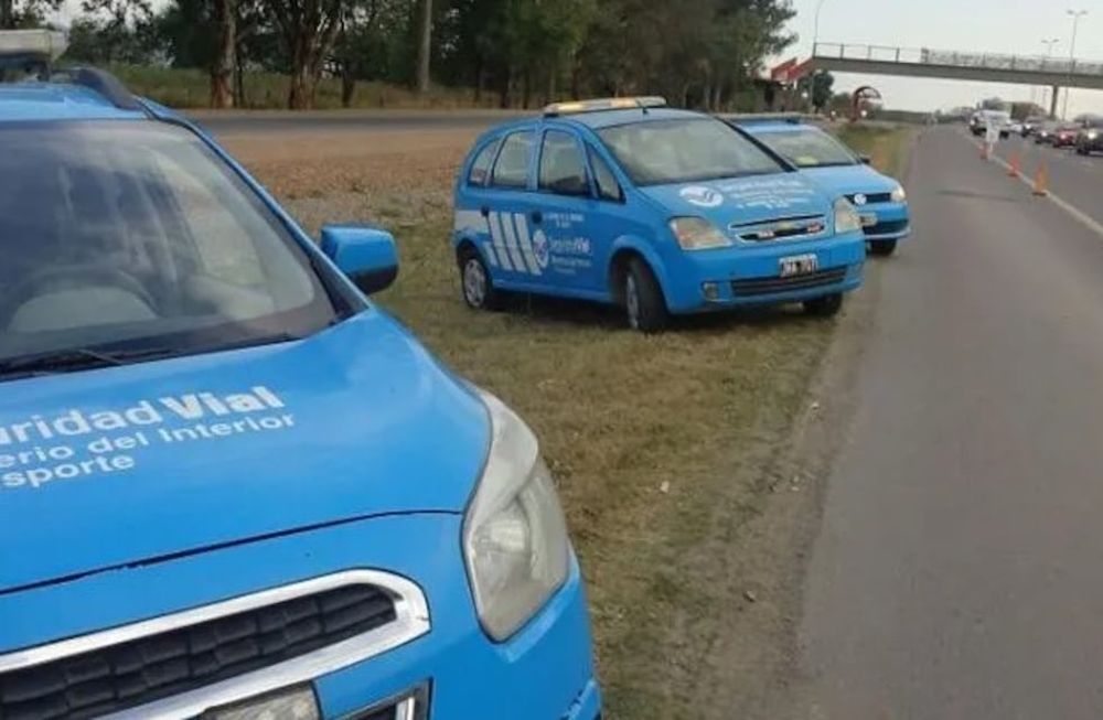 En ningún apartado de la Ley Nacional de Seguridad Vial ni en las normas provinciales se establece la obligatoriedad de circular con bolsas o mantas mortuorias, por lo que no debería exigirse en ninguna parte del país. Foto: Imagen ilustrativa.