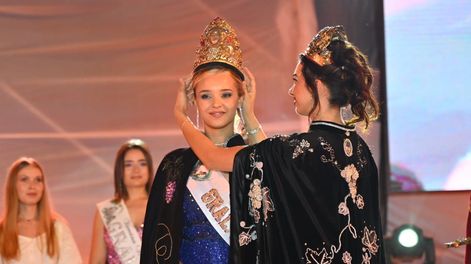 Mariana Belén Perra Cucatto, de 19 años, fue electa reina departamental 2026.