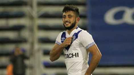 El emotivo momento que vivió el Monito Vargas con una pequeña hincha de Velez
