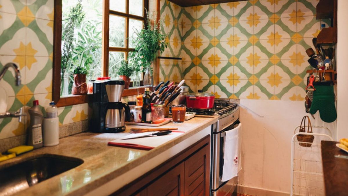 La tendencia de cocina vintage de los 80 que regresa para este 2026: combina formas y colores