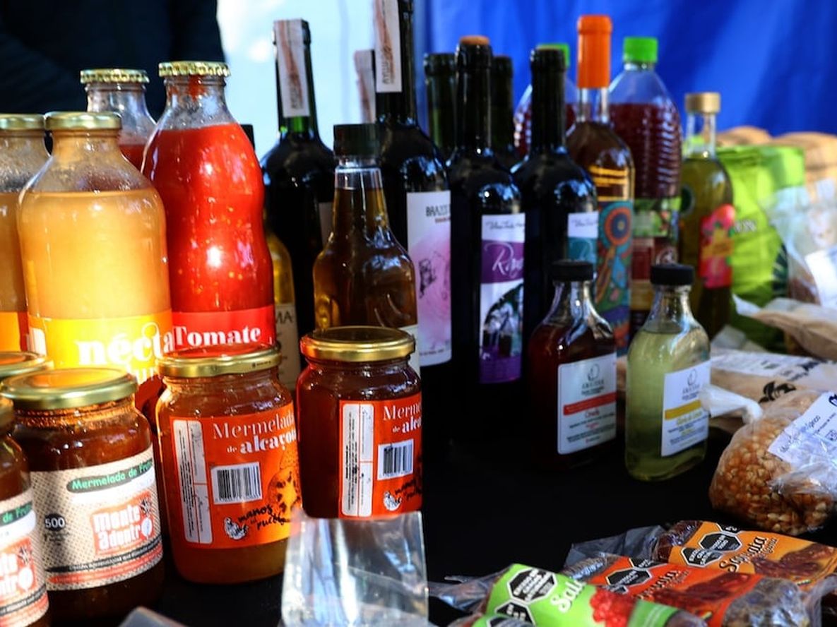 Para fomentar la producción local de comerciantes, Maipú continúa con la “Feria del productor al consumidor”. Quienes quieran visitar la feria podrán encontrarse con ofertas de frutas, verduras y otros alimentos a bajo costo a partir de las 9.30 hs hasta las 18 hs en la Estación Gutiérrez.