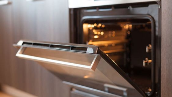 Parece un detalle menor, pero este hábito con el horno de la cocina soluciona problemas inesperados.