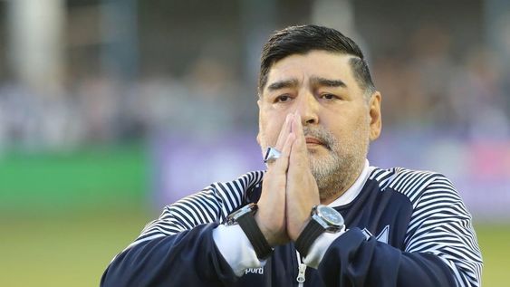 Nueva traba en el juicio por la muerte de Maradona: uno de los jueces pidió excusarse por motivos de salud