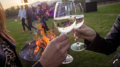 Los Andes | Los sunsets en la montaña y en las bodegas se han convertido en un producto turísitico cada vez más demandado por los visitantes. - Archivo / Los Andes