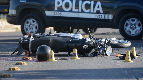 Dos heridos tras el choque entre una moto y un colectivo&nbsp;