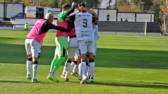Gimnasia y Esgrima - Almirante Brown, por la Primera Nacional