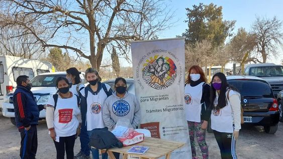 La Clínica Migrante en Mendoza es formada por un equipo de profesionales y estudiantes comprometidos con los derechos humanos de las personas migrantes.