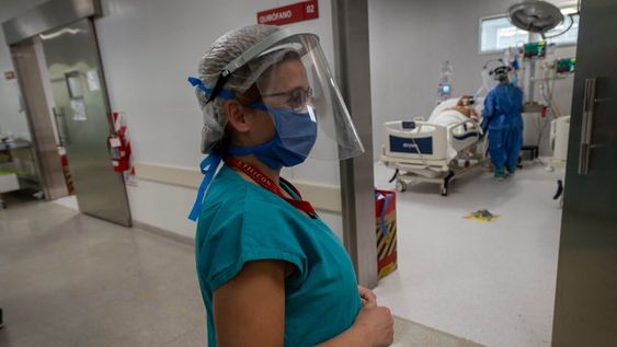 Los quirofanos de la nueva guardia del Hospital Central acondicionados para guardia Covid y terapia intensiva con respirador para pacientes críticos. Ignacio Blanco / Los Andes