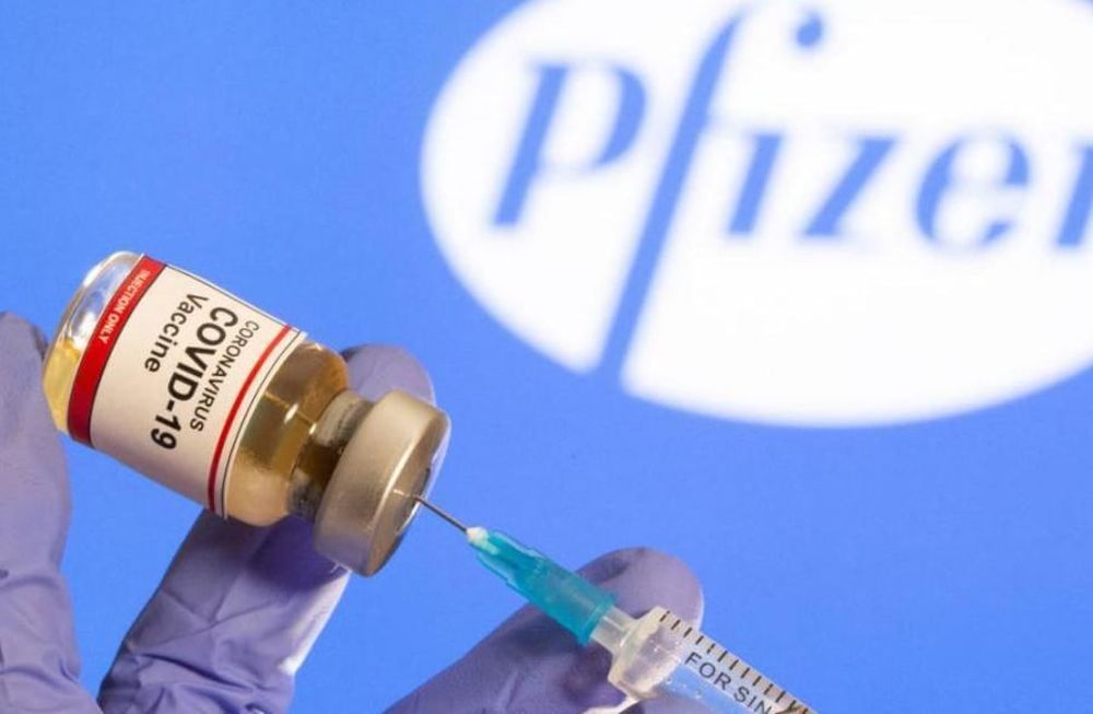 El Gobierno argentino firmó un acuerdo con Pfizer por 20 millones de vacunas (AP)