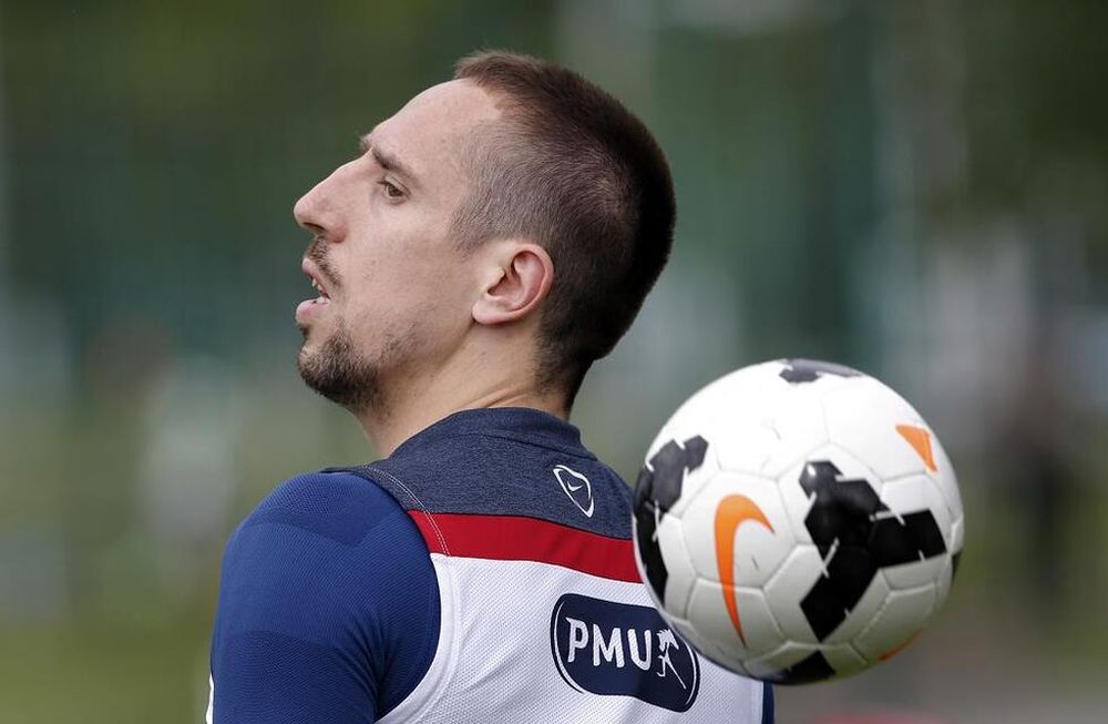 La UEFA presiona para que Ribery siga jugando en su selección