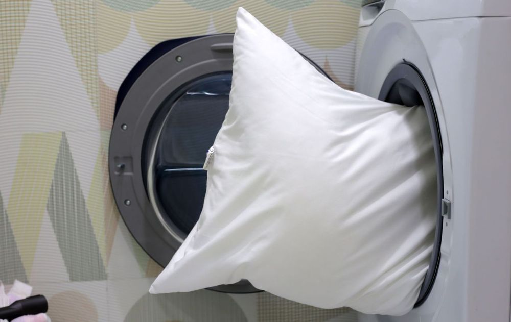 Aplicar estos ingredientes y este método es una forma sencilla de mejorar la calidad del descanso y mantener la higiene del dormitorio.