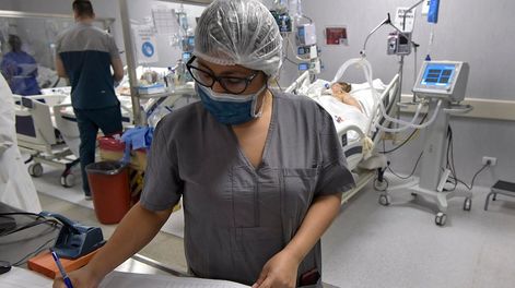 Enfermería es una de las actividades más demandadas en Argentina. Archivo.