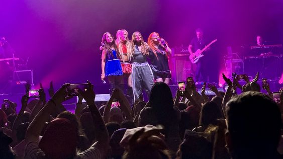 Bandana cerró en Mendoza su gira por los 25 años con un Arena Maipú colmado y una celebración que combinó clásicos, nuevas versiones y una potente puesta en escena.&nbsp;