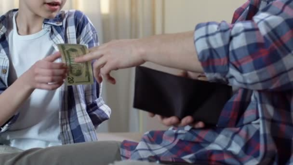 El hijo no pudo disponer del dinero que le regaló su padre como esperaba por normativas de Hacienda.