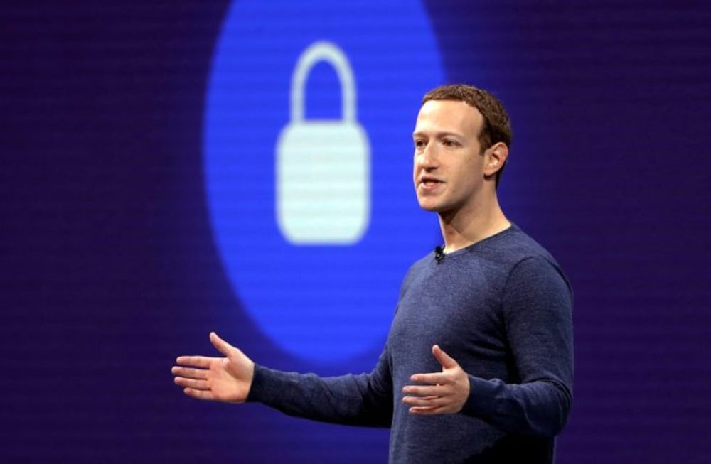El director de Facebook dijo que las personas podrían usar gafas inteligentes para asegurar su presencia virtual en cualquier lugar. Foto: AP