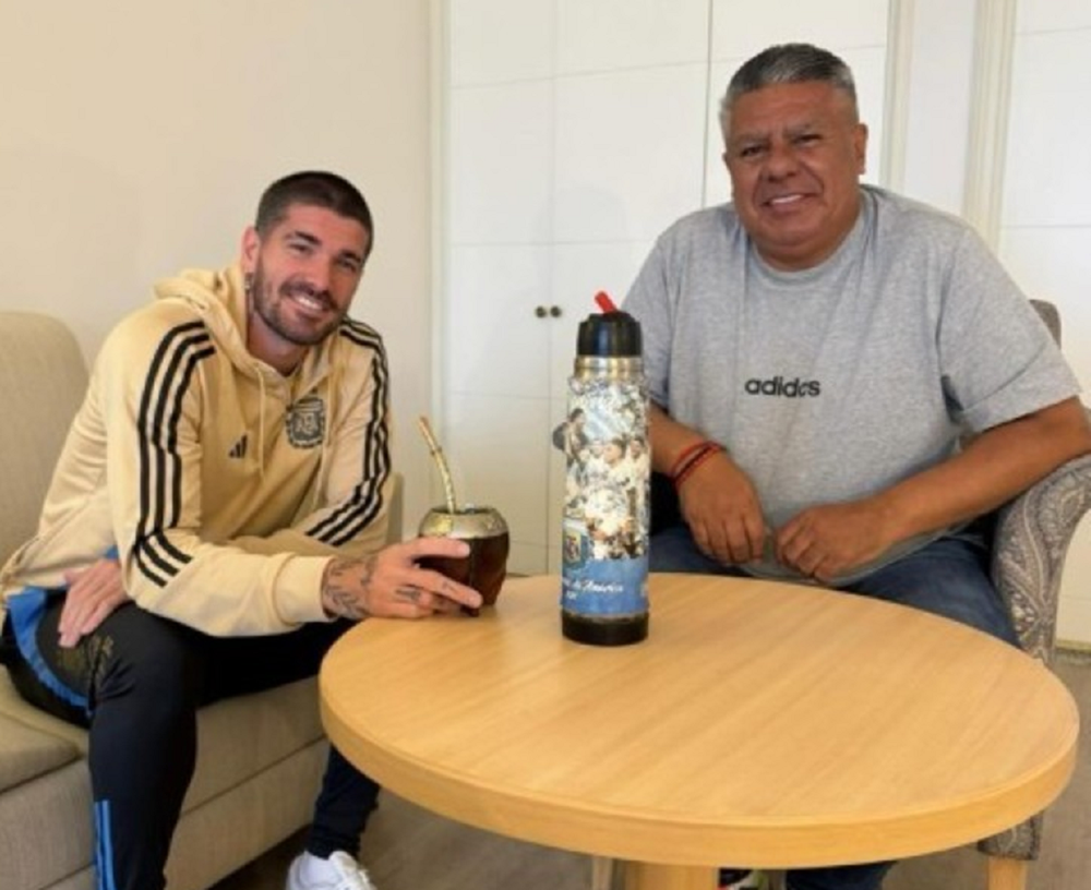 La cábala de la Selección Argentina: Rodrigo De Paul y Chiqui Tapia. Hoy, falta con aviso de Messi.&nbsp;