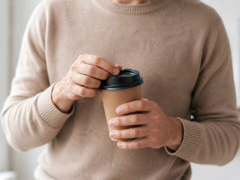 Los adultos que desayunan lo mismo todas las mañanas y piden una sola bebida en todos los restaurantes, es posible que escondan una señal silenciosa
