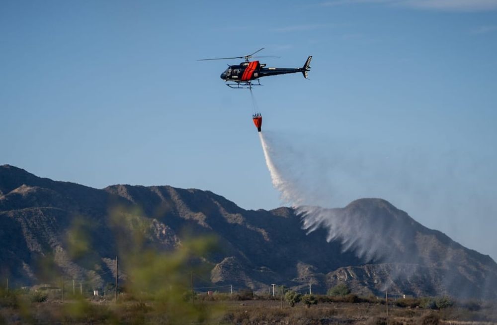 Ya se encuentran operativos los dos aviones hidrantes enviados por el Plan Nacional de Manejo del Fuego. Gentileza: Prensa Gobierno de Mendoza.