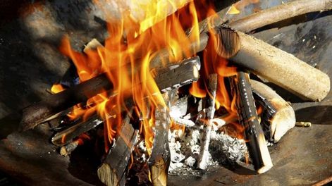 Este truco no necesita productos adicionales o recurrir a soluciones riesgosas para prender el fuego en la churrasquera.