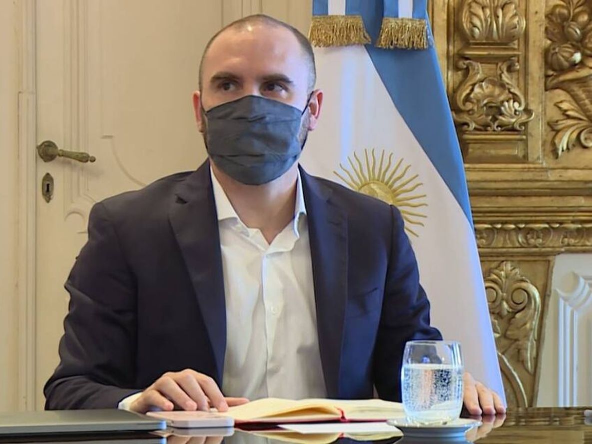 El ministro de Economía expuso cómo avanzan con las negociaciones con el FMI.