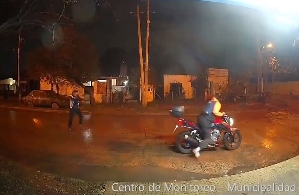 Policía mató a tiros a un motochorro en Moreno (Captura de video)