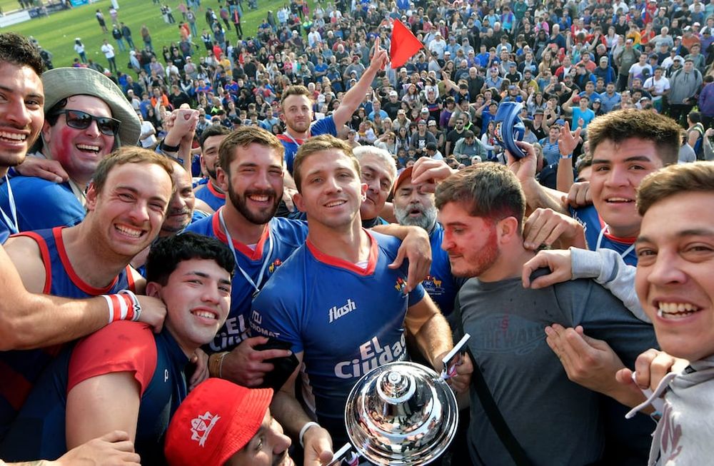 El Teqüe Rugby Club le ganó al Marista Rugby Club por 26-24 y se quedó con el título por primera vez en su historia.Los visitantes se quedaron con la final del Top 8 Cuyano por 26-24 ante los Curas y después de dos finales perdidas, tuvieron su revanchaFoto: Orlando Pelichotti