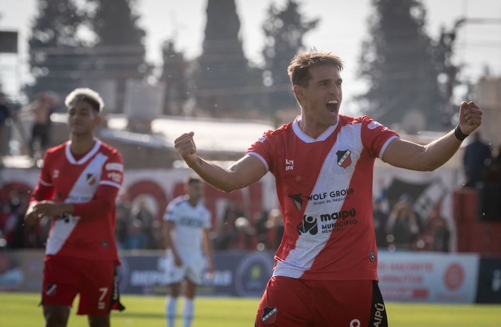 FutbolEl Deportivo Maipú le ganó a Tristán Suárez 3 - 2 y sigue metiendo presión, el  cruzado se mantiene como escolta de Independiente Rivadavia Foto: Ignacio Blanco / Los Andes