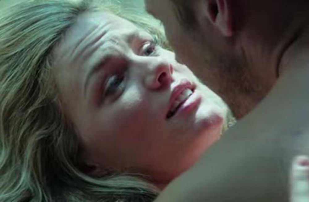 El detrás de cámara de una escena de sexo es furor en Internet