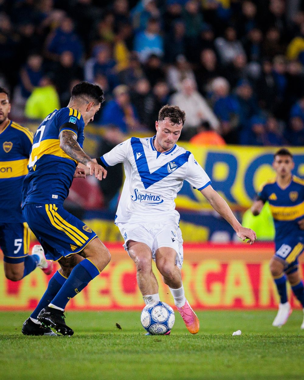 Varios momentos de buen juego tuvo la pulseada entre Boca y V&eacute;lez