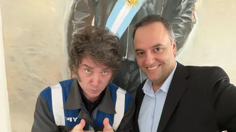 Javier Milei junto a Manuel Adorni