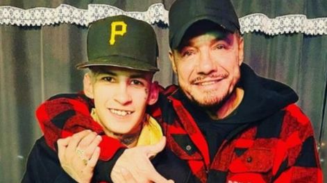 El conductor enseñó en sus redes sociales la visita a la casa del cantante