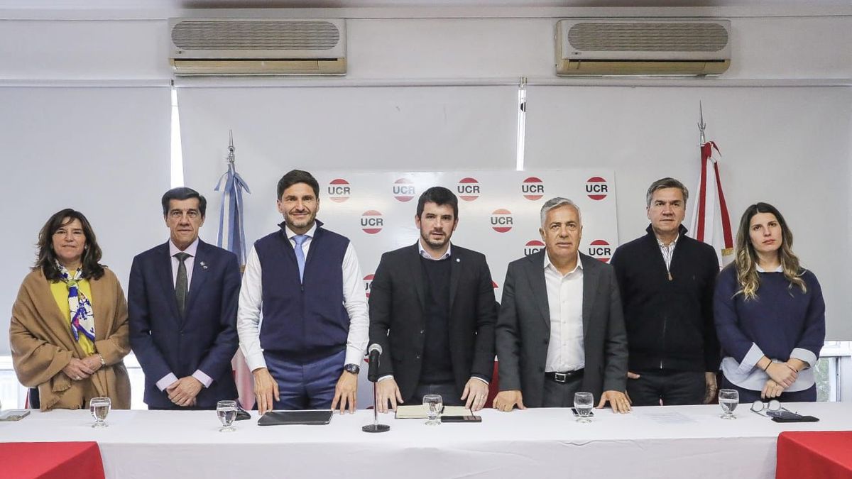 Cumbre de gobernadores: de qué hablaron Cornejo, Pullaro, Zdero y Sadir en el Comité Nacional de la UCR