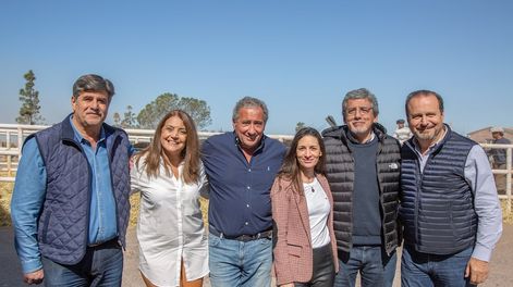 Los Andes | Mario Abed, Gabriela Lizana, Freddy Vila, Carla Pitiot, Sergio Moralejo y Jorge Solmi, secretario de Agricultura y Ganadería de la Nación.