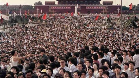 El informe también revela un aumento constante de los recursos sanitarios, con el número total de instituciones médicas elevándose a 1.070.785.