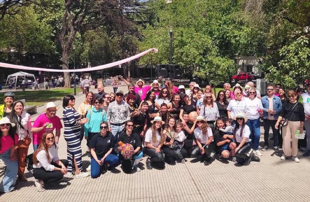 #OctubreRosa: se realizó con éxito la “Feria de la Ciudad” en plaza Chile