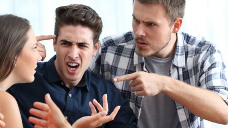 Los Andes | Cuando estamos hablando y reprochamos a una persona un defecto que ella censura en otra, usamos la expresión: “mirá quien habla”. / Imagen ilustrativa.