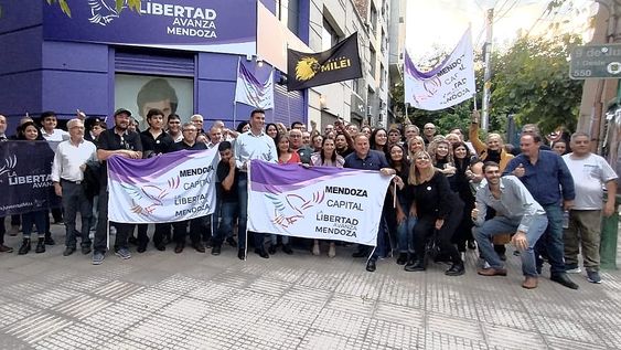 Facundo Correa Llano encabezó la inauguración de la sede oficial de La Libertad Avanza en Mendoza
