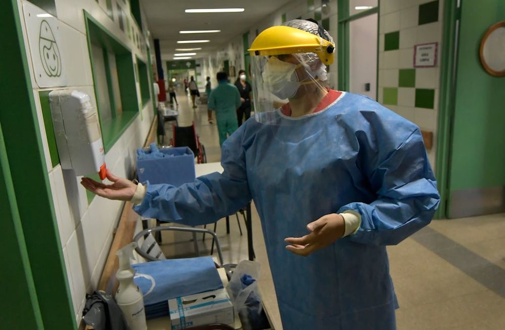 Desde que comenzó la pandemia, en Argentina el total de casos suma 2.210.121. - Orlando Pelichotti  / Los Andes
