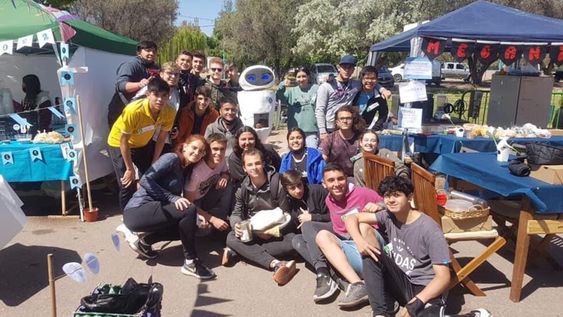 Después de un año sin poder realizar los kioscos estudiantiles, los estudiantes de 4to y 5to año felizmente crearon sus muñecos para exponerlos en el Parque Metropolitano.